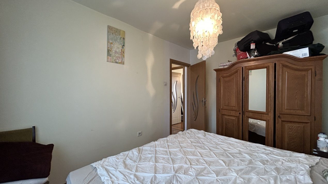 Apartament cu 3 camere si garaj, zona Simion Barnutiu  5, foxfort.ro