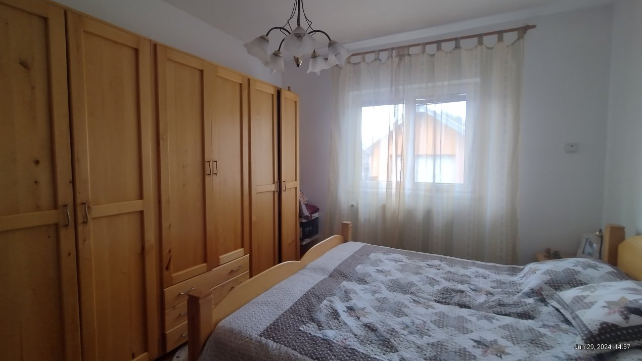 Casa individuala 4 camere, Zona Freidorf - Garaj, 2 fronturi stradale 8, foxfort.ro