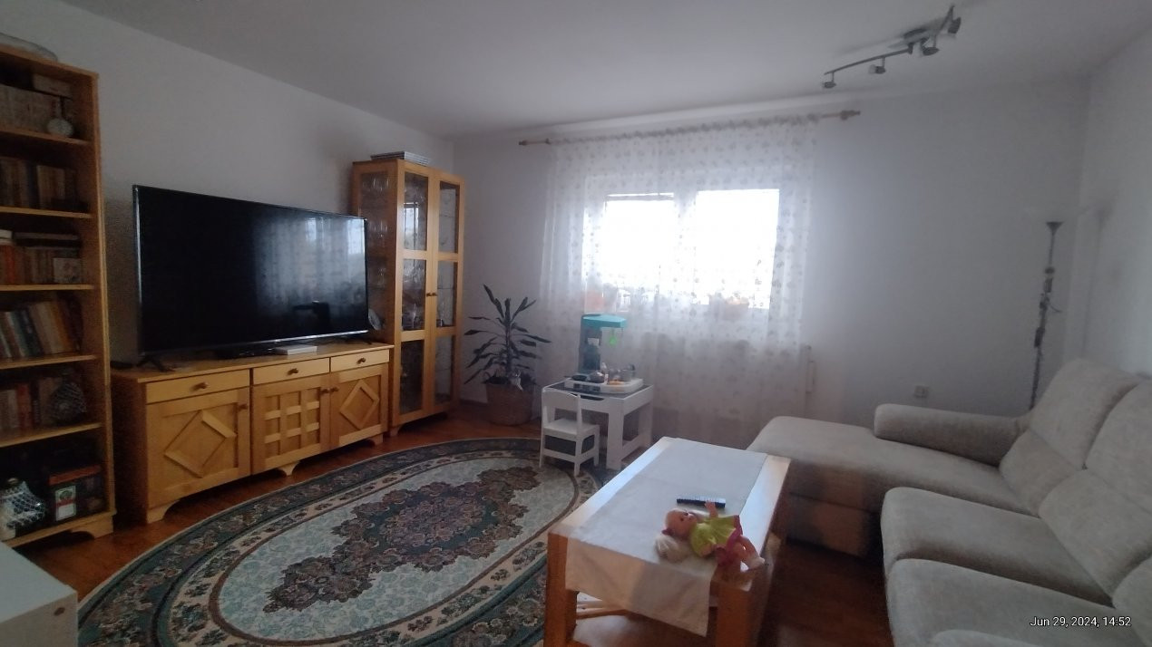 Casa individuala 4 camere, Zona Freidorf - Garaj, 2 fronturi stradale 9, foxfort.ro