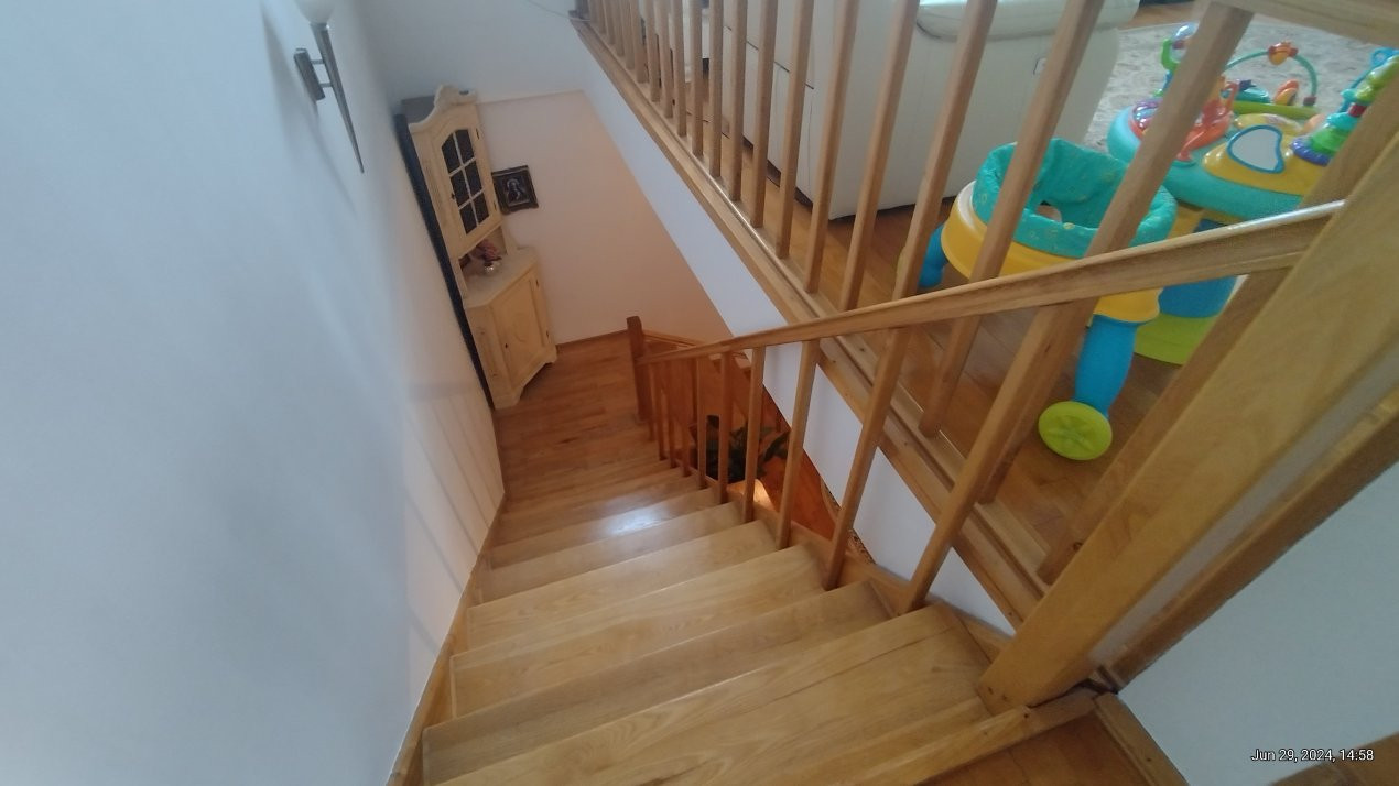 Casa individuala 4 camere, Zona Freidorf - Garaj, 2 fronturi stradale 27, foxfort.ro