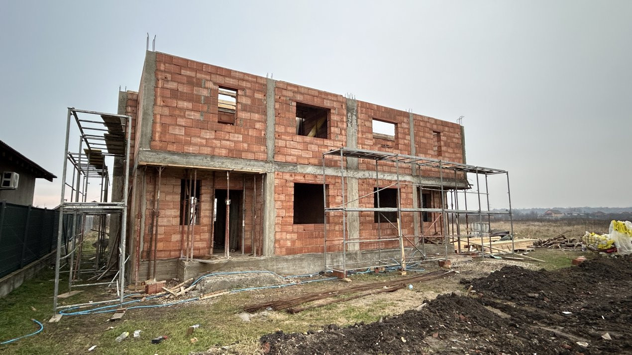 Duplex cu 5 camere si 3 bai, Pozitie excelenta Giarmata Vii 2, foxfort.ro