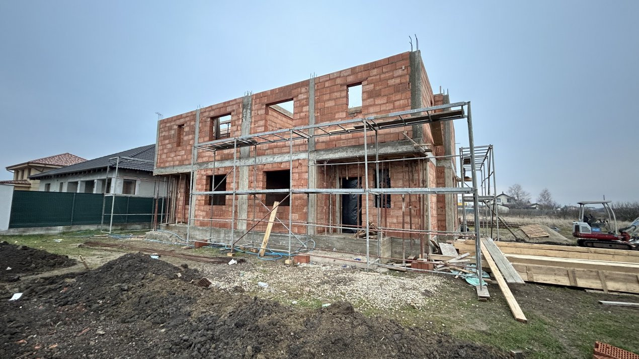 Duplex cu 5 camere si 3 bai, Pozitie excelenta Giarmata Vii 4, foxfort.ro