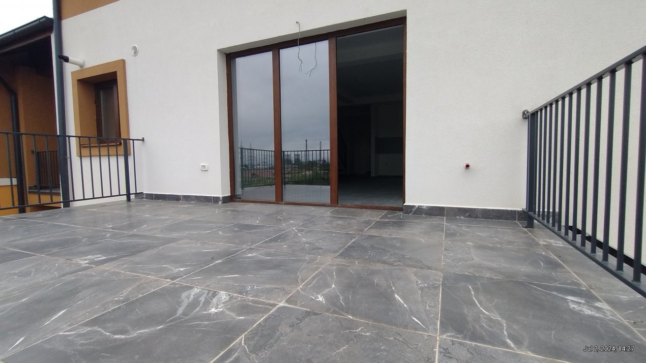 Apartament 3 camere, Zona Freidorf - Scara interioara, terasa 21 mp 15, foxfort.ro