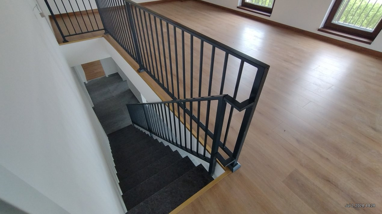 Apartament 3 camere, Zona Freidorf - Scara interioara, terasa 21 mp 22, foxfort.ro