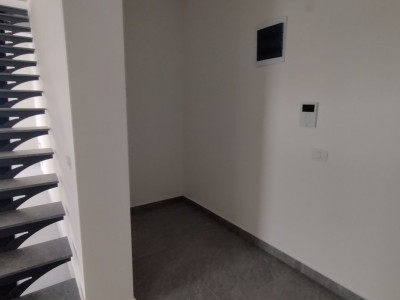 Apartament 3 camere, Zona Freidorf - Scara interioara, terasa 21 mp imagine mica 6, foxfort.ro