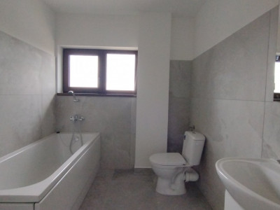 Apartament 3 camere, Zona Freidorf - Scara interioara, terasa 21 mp imagine mica 7, foxfort.ro