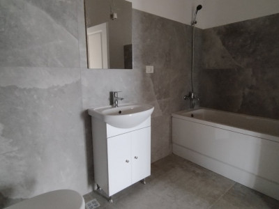 Apartament 3 camere, Zona Freidorf - Scara interioara, terasa 21 mp imagine mica 8, foxfort.ro