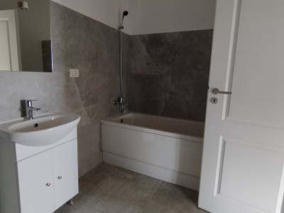 Apartament 3 camere, Zona Freidorf - Scara interioara, terasa 21 mp imagine mica 20, foxfort.ro