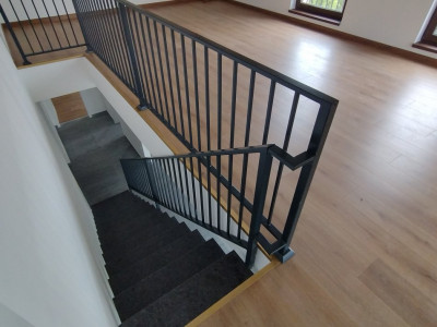 Apartament 3 camere, Zona Freidorf - Scara interioara, terasa 21 mp imagine mica 22, foxfort.ro