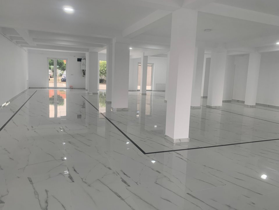 COMISION 0% Spatiu comercial 250 mp de inchiriat cu vad bun, zona Dumbravita 5, foxfort.ro