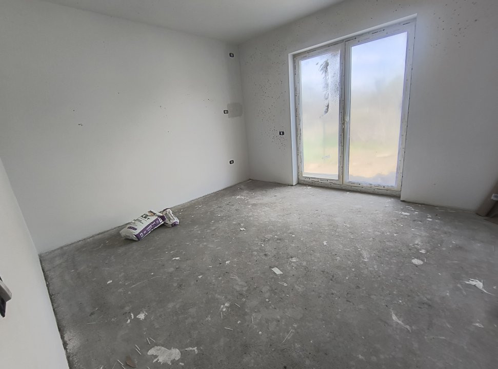 COMISION 0% Apartament cu 3 camere, zona Plopi 4, foxfort.ro