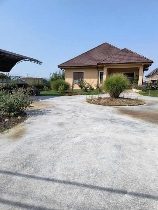 Casa Individuala cu 4 camere, echipata cu panouri, pompa de caldura in zona Sag 8, foxfort.ro