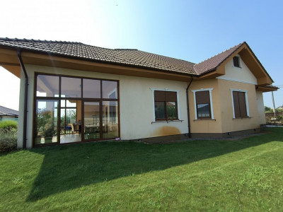 Casa Individuala cu 4 camere, echipata cu panouri, pompa de caldura in zona Sag imagine mica 17, foxfort.ro