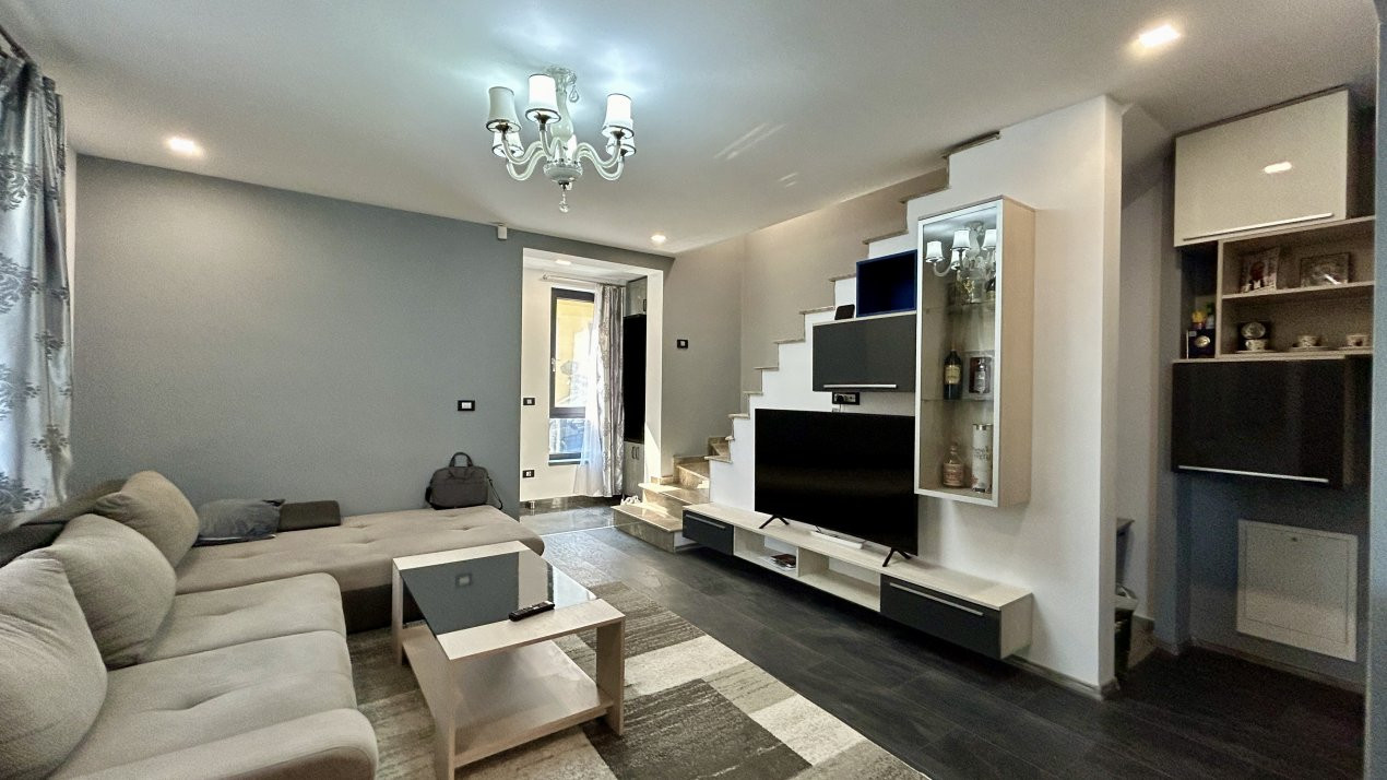 Casa cu 3 camere de vanzare - Dumbravita zona centrala 4, foxfort.ro