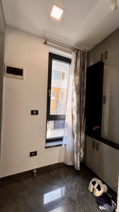 Casa cu 3 camere de vanzare - Dumbravita zona centrala 21, foxfort.ro