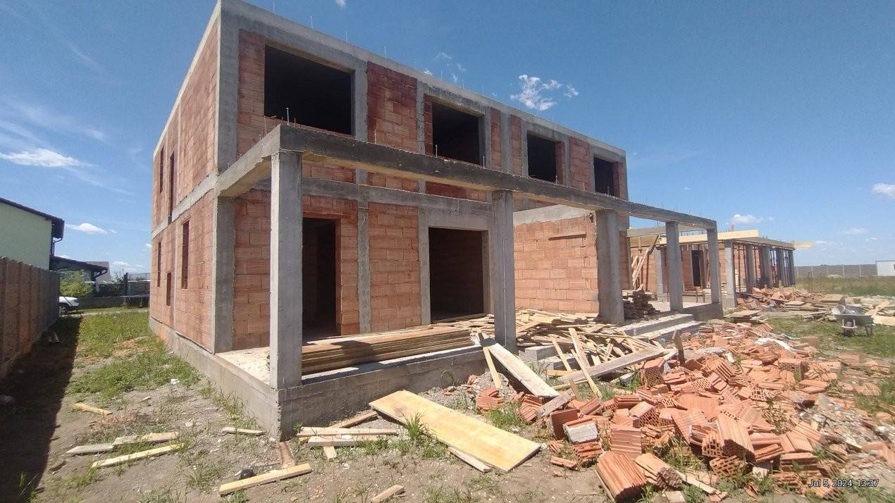 Duplex 5 camere, Sacalaz - Proiect deosebit 15, foxfort.ro