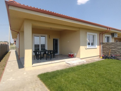 Duplex pe parter 4 camere, Covaci - Calitate si arhitectura deosebita