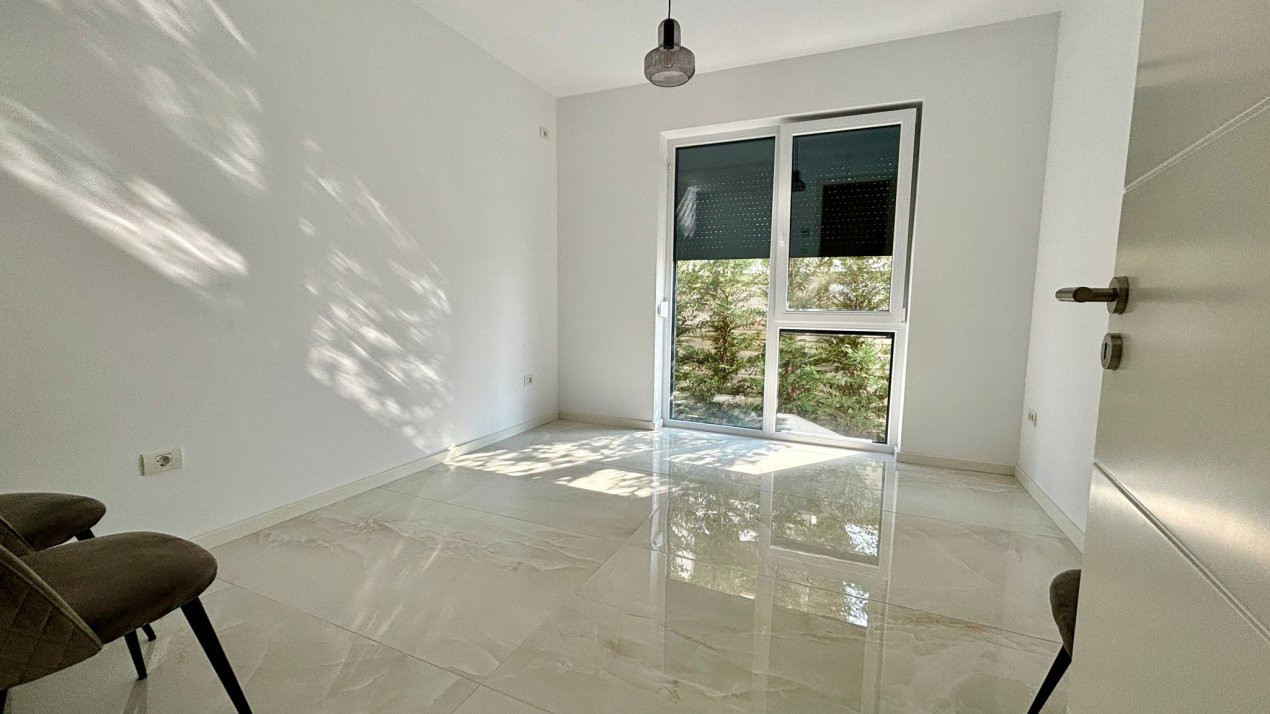 Duplex de vanzare cu 3 camere si 2 bai, zona Giarmata Vii 3, foxfort.ro