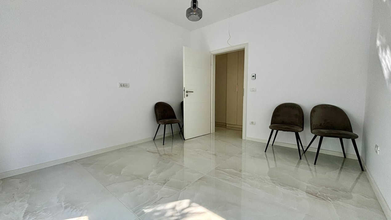 Duplex de vanzare cu 3 camere si 2 bai, zona Giarmata Vii 6, foxfort.ro