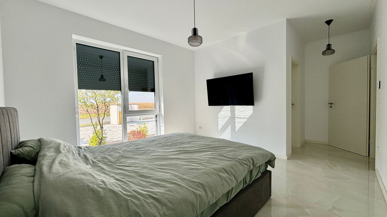 Duplex de vanzare cu 3 camere si 2 bai, zona Giarmata Vii 7, foxfort.ro