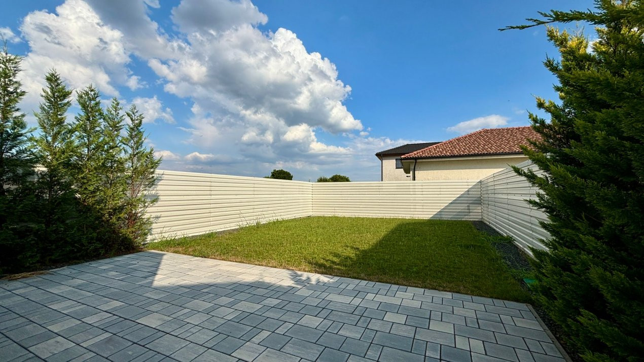 Duplex de vanzare cu 3 camere si 2 bai, zona Giarmata Vii 10, foxfort.ro