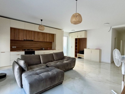 Duplex de vanzare cu 3 camere si 2 bai, zona Giarmata Vii