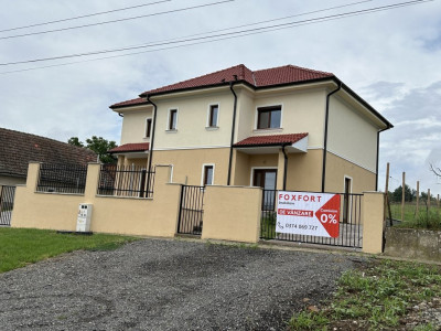 Duplex 3 camere si teren generos - localitatea Cornesti