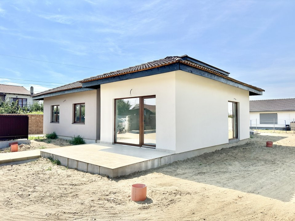 Duplex plan parter Mosnita, 4 camere, 2 bai 1, foxfort.ro