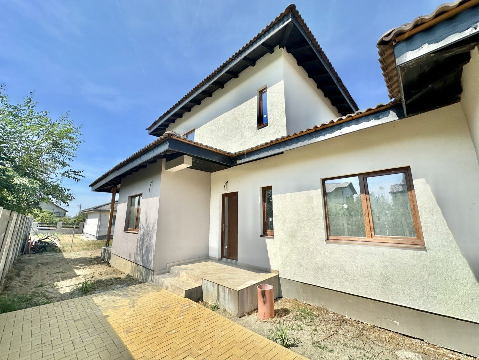 Duplex Mosnita 4 camere, 2 bai - curte amenajata cu gazon si plante! 2, foxfort.ro