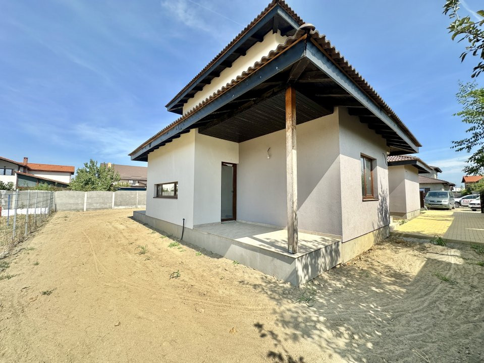 Duplex Mosnita 4 camere, 2 bai - curte amenajata cu gazon si plante! 3, foxfort.ro