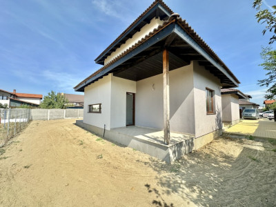 Duplex Mosnita 4 camere, 2 bai - curte amenajata cu gazon si plante! imagine mica 3, foxfort.ro