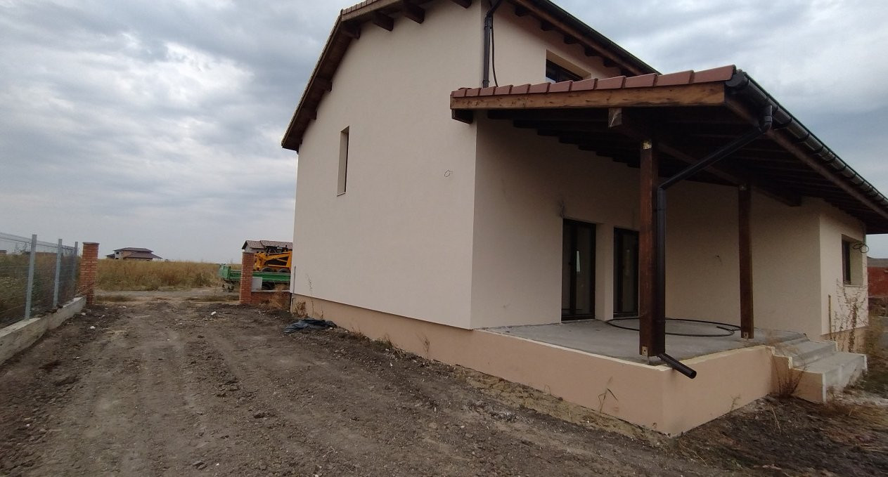 Casa individuala 4 camere si 3 bai, Sacalaz 4, foxfort.ro