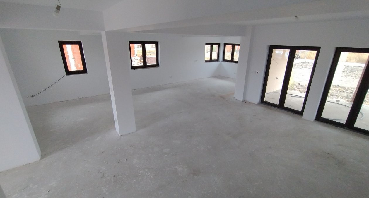 Casa individuala 4 camere si 3 bai, Sacalaz 5, foxfort.ro