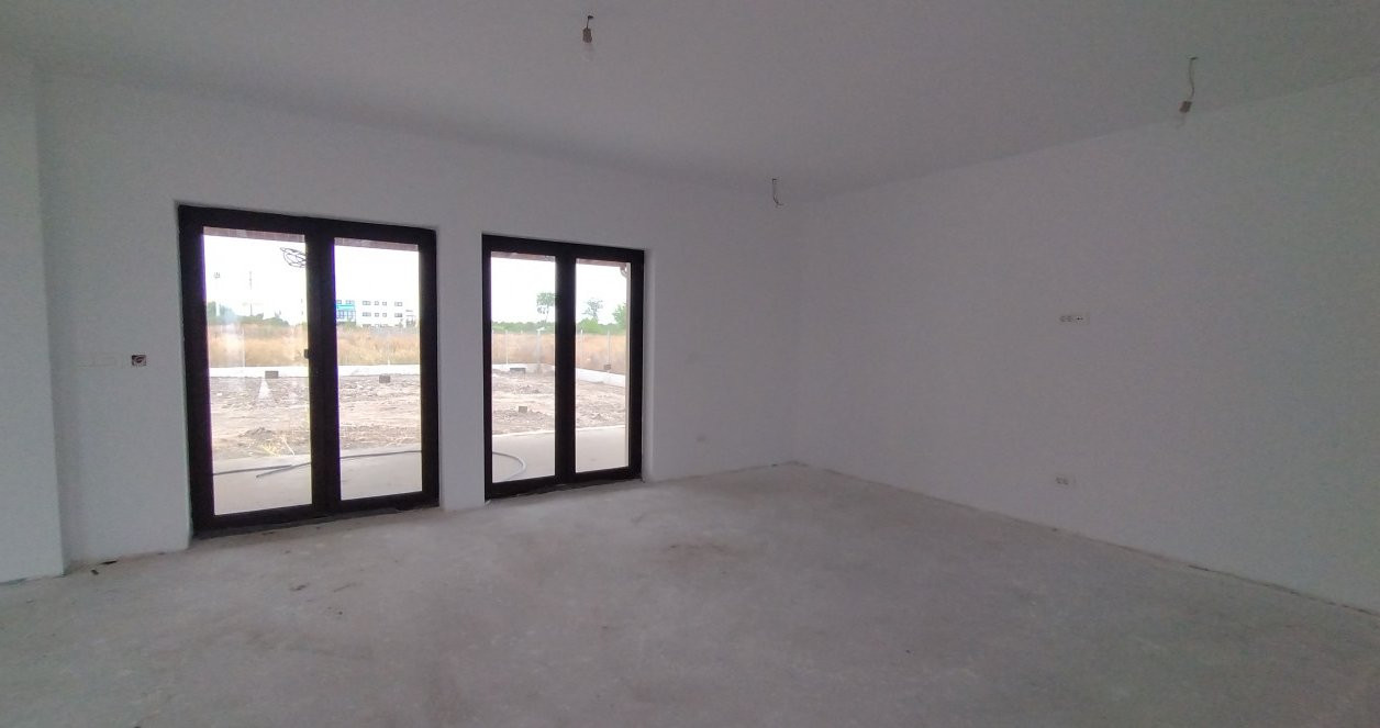 Casa individuala 4 camere si 3 bai, Sacalaz 19, foxfort.ro