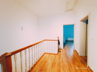 Casa tip triplex cu priveliste de vis in Giroc - V7245 imagine mica 15, foxfort.ro