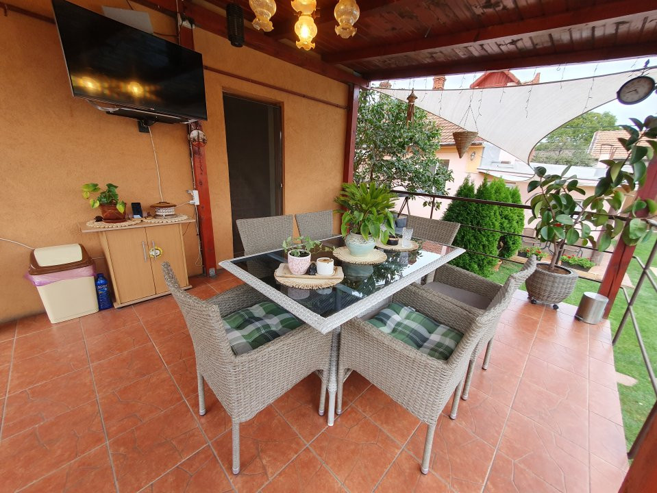 Oportunitate de investitie: 2 case total 8 camere si SAD - Freidorf 7, foxfort.ro