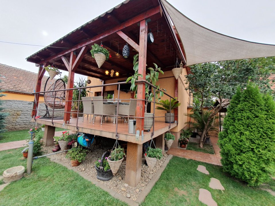 Oportunitate de investitie: 2 case total 8 camere si SAD - Freidorf 8, foxfort.ro