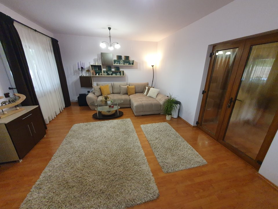 Oportunitate de investitie: 2 case total 8 camere si SAD - Freidorf 9, foxfort.ro