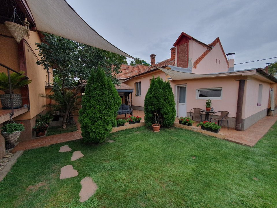 Oportunitate de investitie: 2 case total 8 camere si SAD - Freidorf 19, foxfort.ro