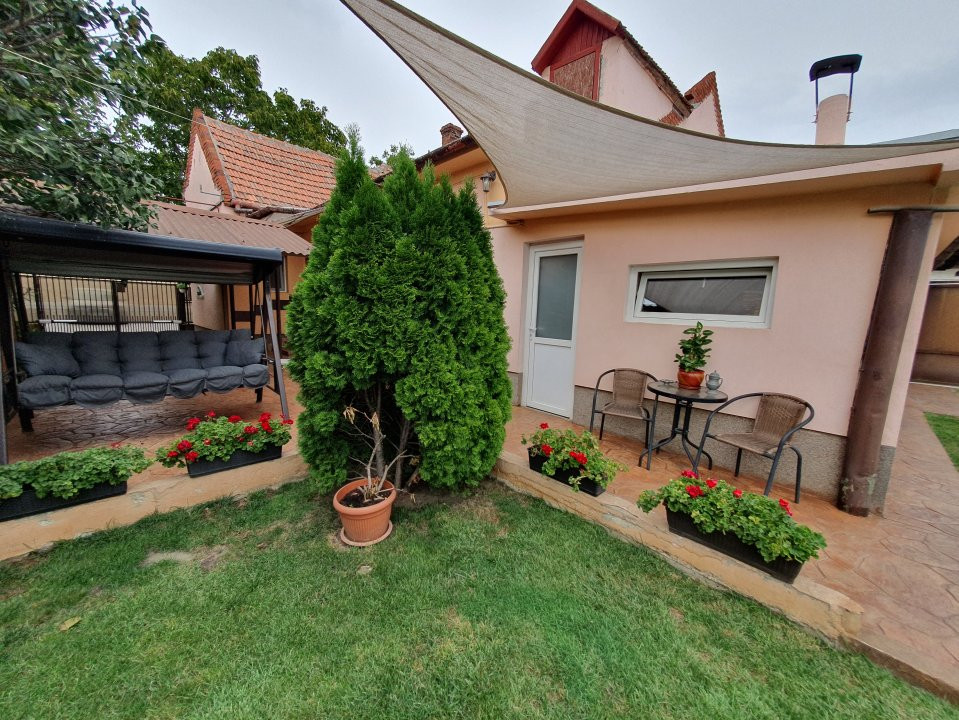 Oportunitate de investitie: 2 case total 8 camere si SAD - Freidorf 40, foxfort.ro