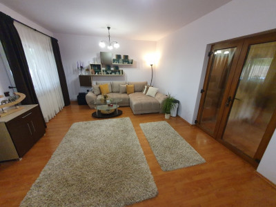 Oportunitate de investitie: 2 case total 8 camere si SAD - Freidorf imagine mica 9, foxfort.ro