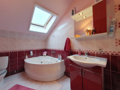 Oportunitate de investitie: 2 case total 8 camere si SAD - Freidorf imagine mica 14, foxfort.ro