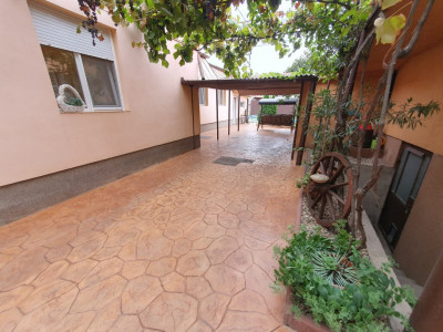 Oportunitate de investitie: 2 case total 8 camere si SAD - Freidorf imagine mica 21, foxfort.ro