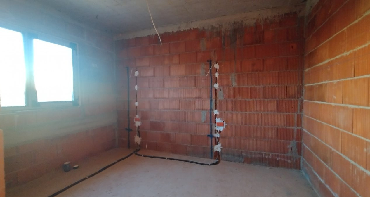 Duplex 5 camere, Becicherecu Mic - Garaj, terasa, Interior la Rosu 15, foxfort.ro