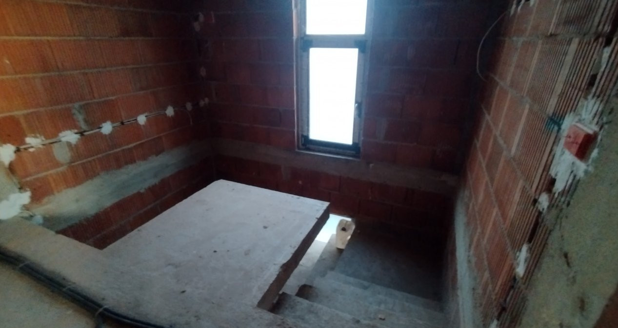 Duplex 5 camere, Becicherecu Mic - Garaj, terasa, Interior la Rosu 16, foxfort.ro