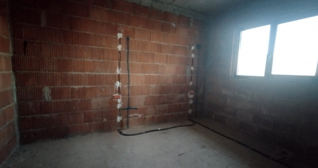 Duplex 5 camere, Becicherecu Mic - Garaj, terasa, Interior la Rosu 17, foxfort.ro