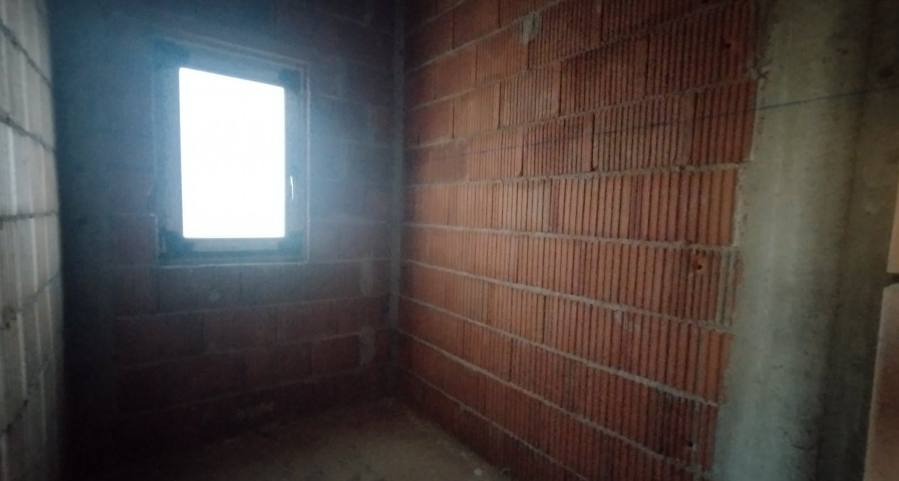 Duplex 5 camere, Becicherecu Mic - Garaj, terasa, Interior la Rosu 18, foxfort.ro