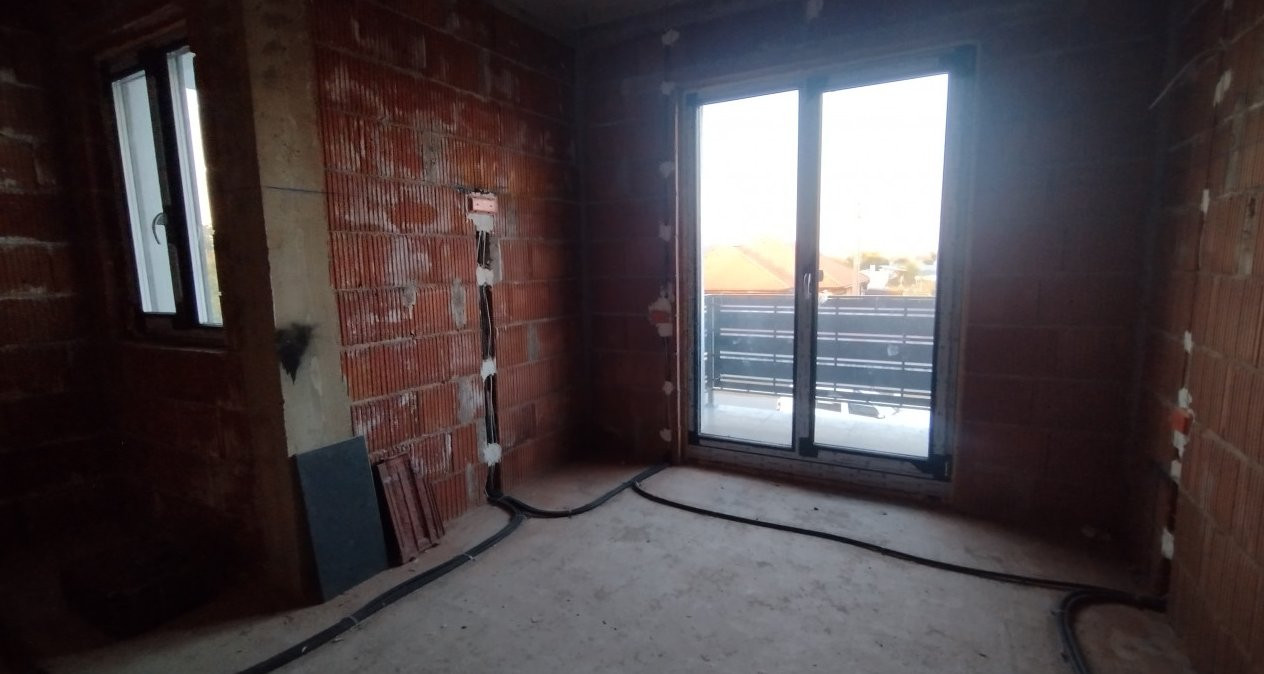 Duplex 5 camere, Becicherecu Mic - Garaj, terasa, Interior la Rosu 21, foxfort.ro