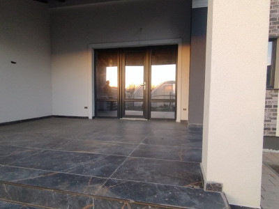 Duplex 5 camere, Becicherecu Mic - Garaj, terasa, Interior la Rosu imagine mica 3, foxfort.ro