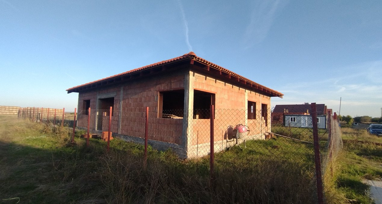 Casa individula la ROSU, 4 camere - Becicherecu Mic, teren 499 mp 1, foxfort.ro